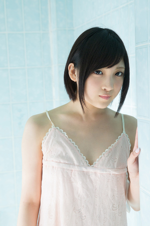 浴室里强摁做开腿呻吟的视频