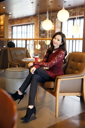 国产精华液久久久