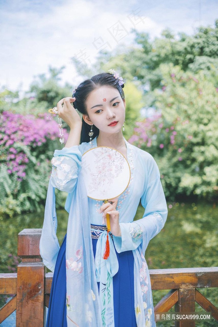 赤板栗牙科医生